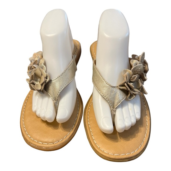 boc Shoes - B.O.C. Born Concept Gold Tone Leather Floral Thong Sandals Size 9M